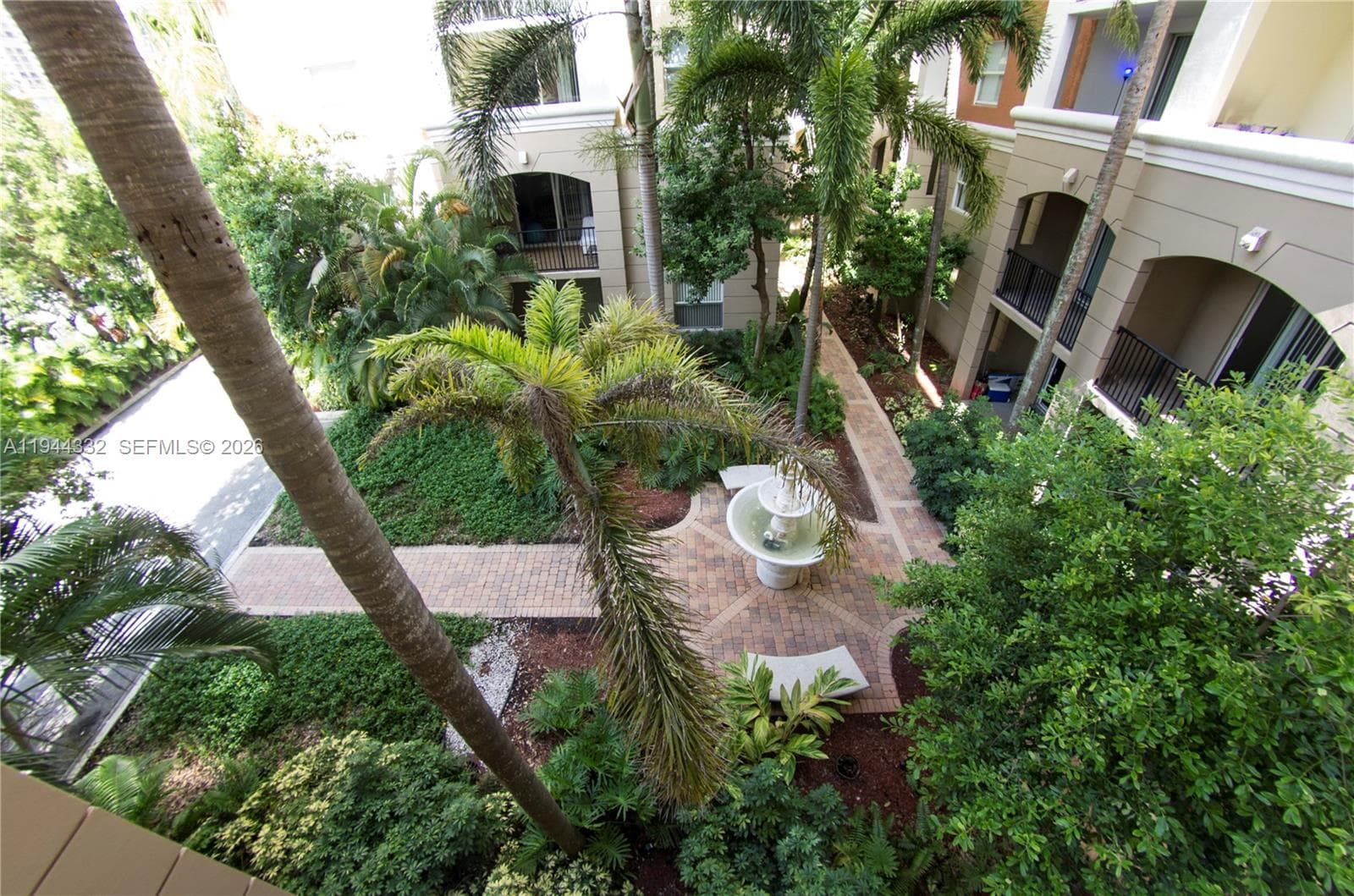 Porto Bellagio · #4312 in Sunny Isles Beach - Photo 26