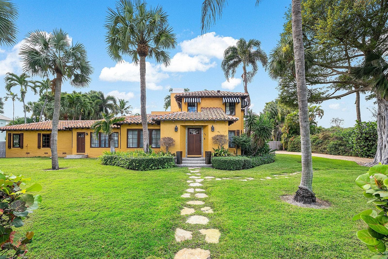 002-334PalmTrail-DelrayBeach-FL-33483-SM