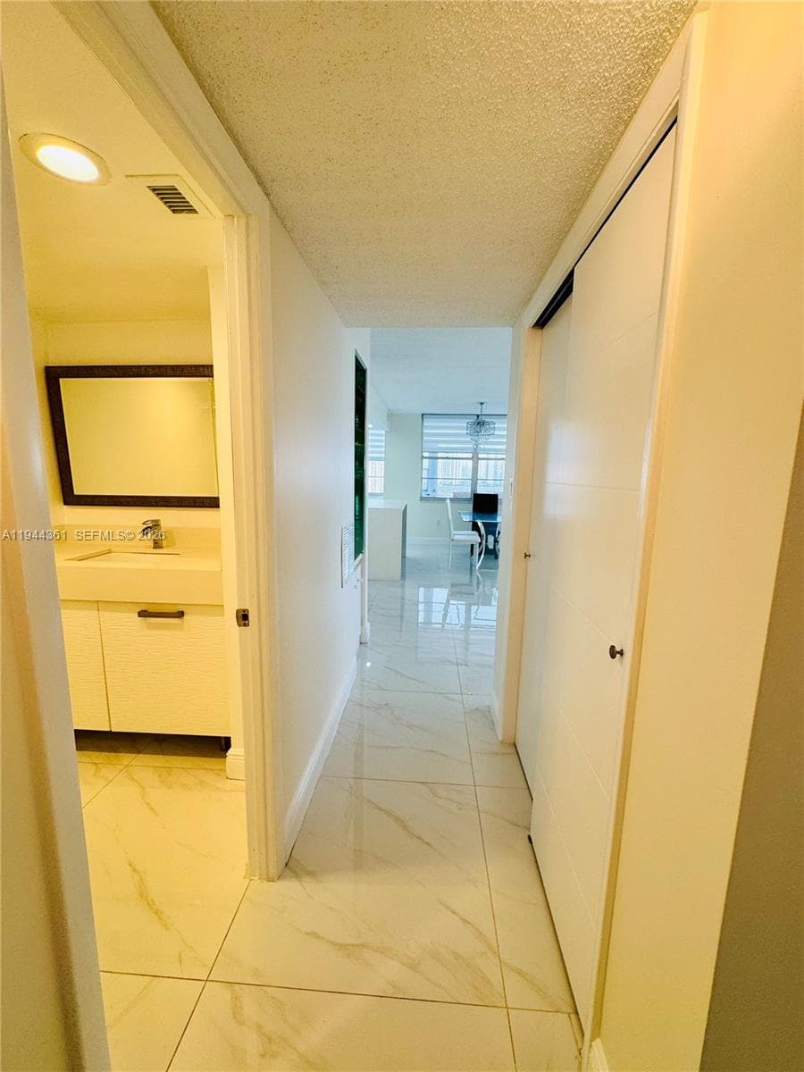 DEL PRADO MARINA · #1605 in Aventura - Photo 27
