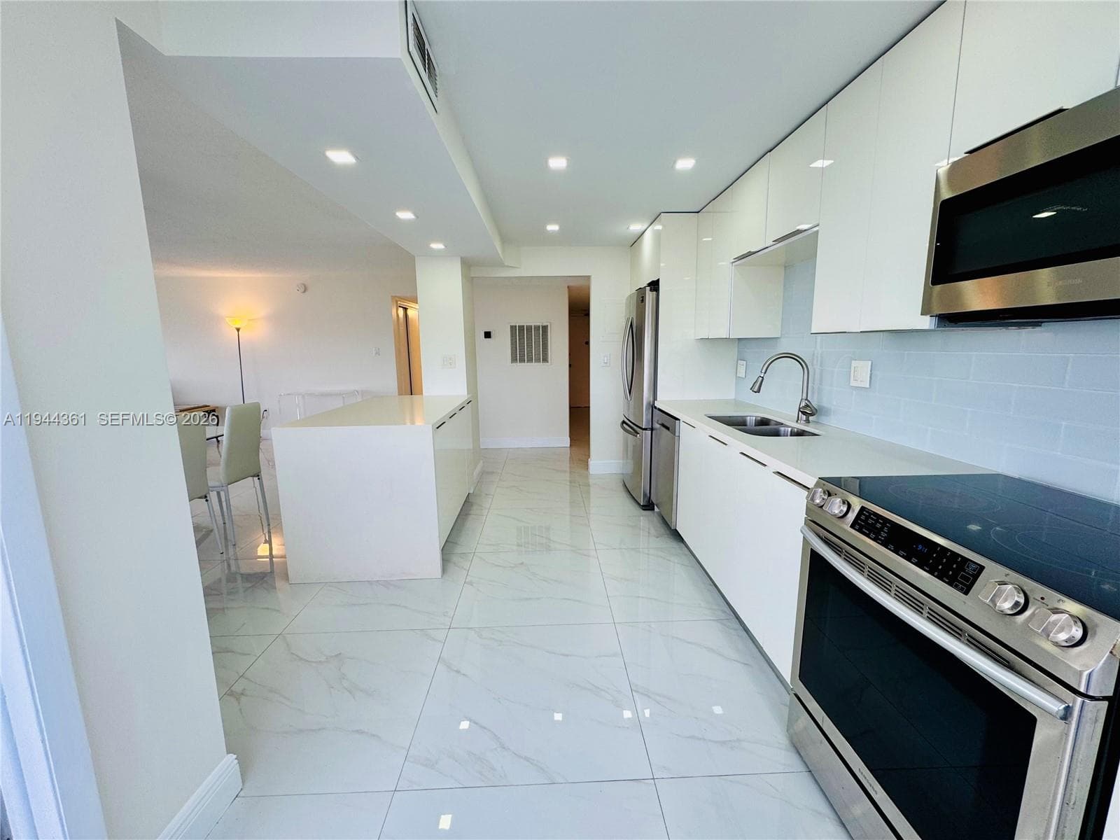 DEL PRADO MARINA · #1605 in Aventura - Photo 12