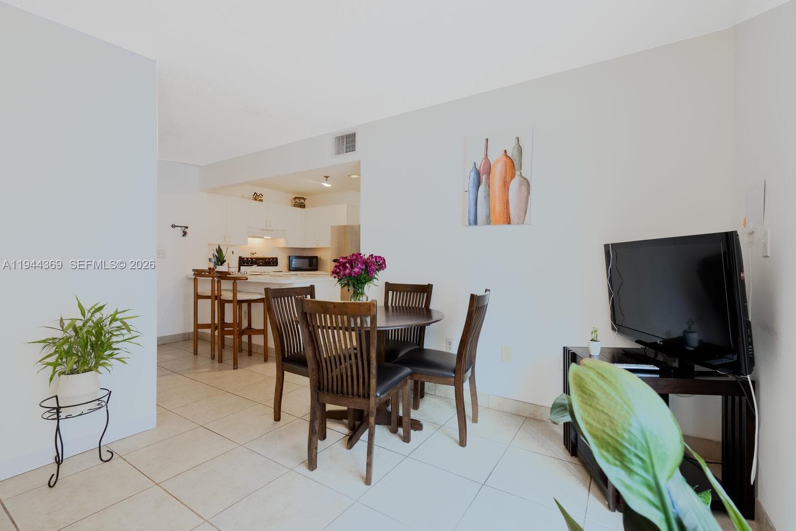 CASA GRANDE · #1207 in Miami - Photo 3