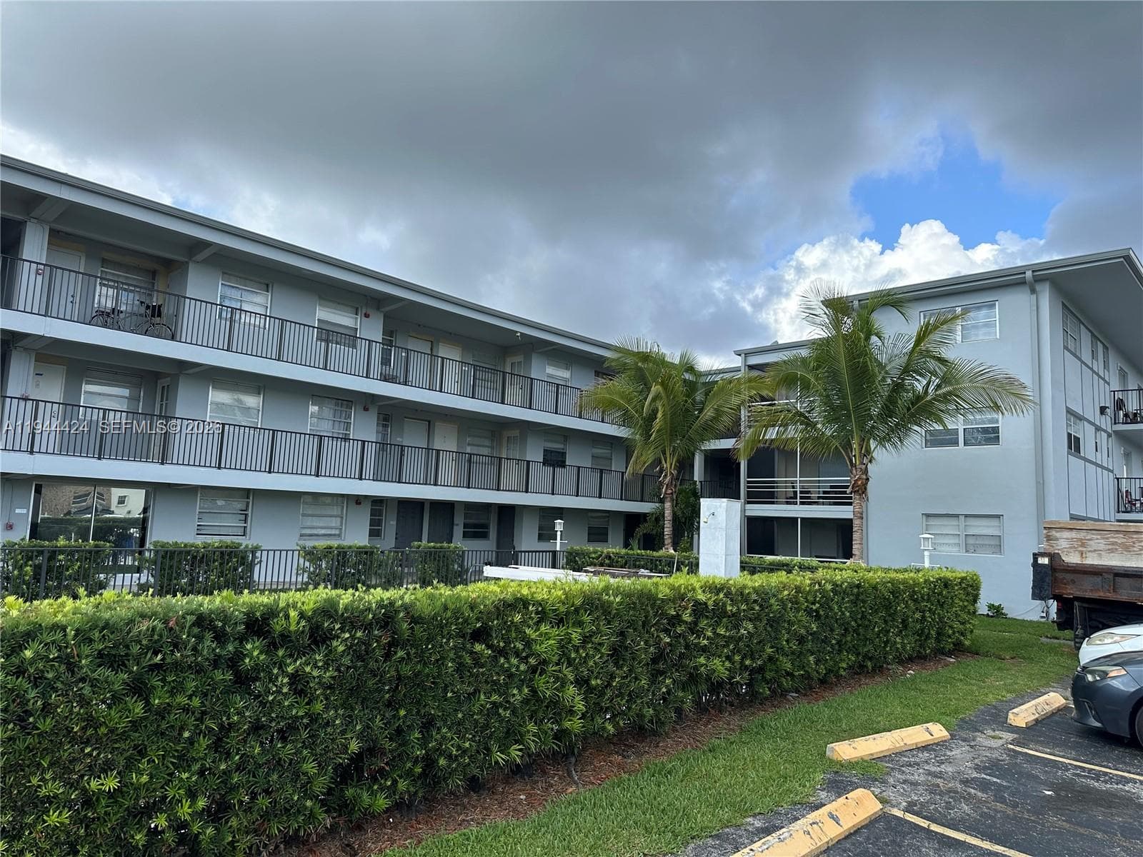 LSOLEI AT HALLANDALE BEAC · #112 in Hallandale Beach - Photo 1
