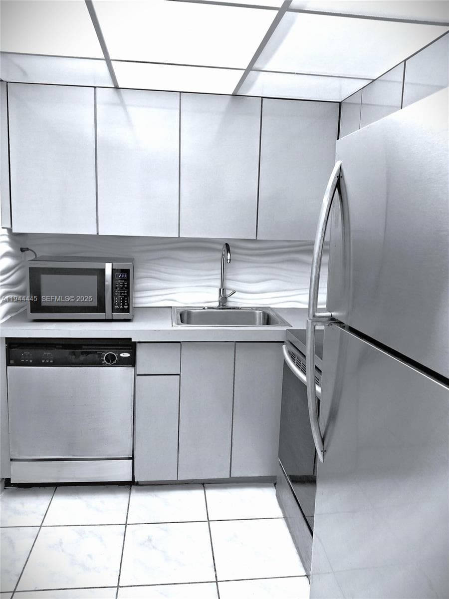 Avila Condominium · #104 in Sunny Isles Beach - Photo 3