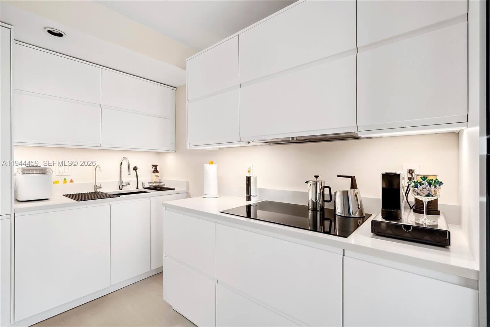 FAIRWAYS RIVIERA · #811 in Hallandale Beach - Photo 13