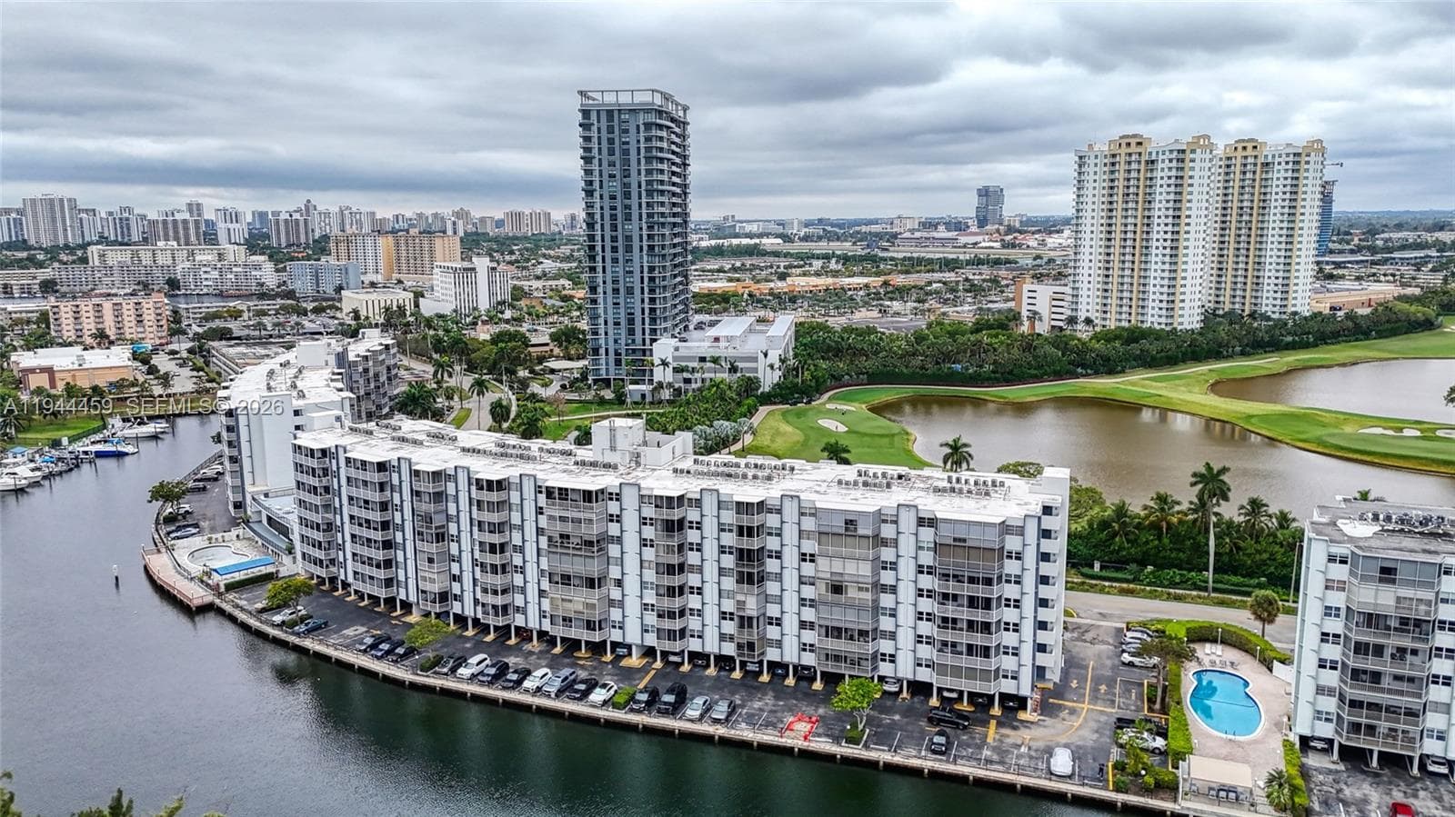 FAIRWAYS RIVIERA · #811 in Hallandale Beach - Photo 35