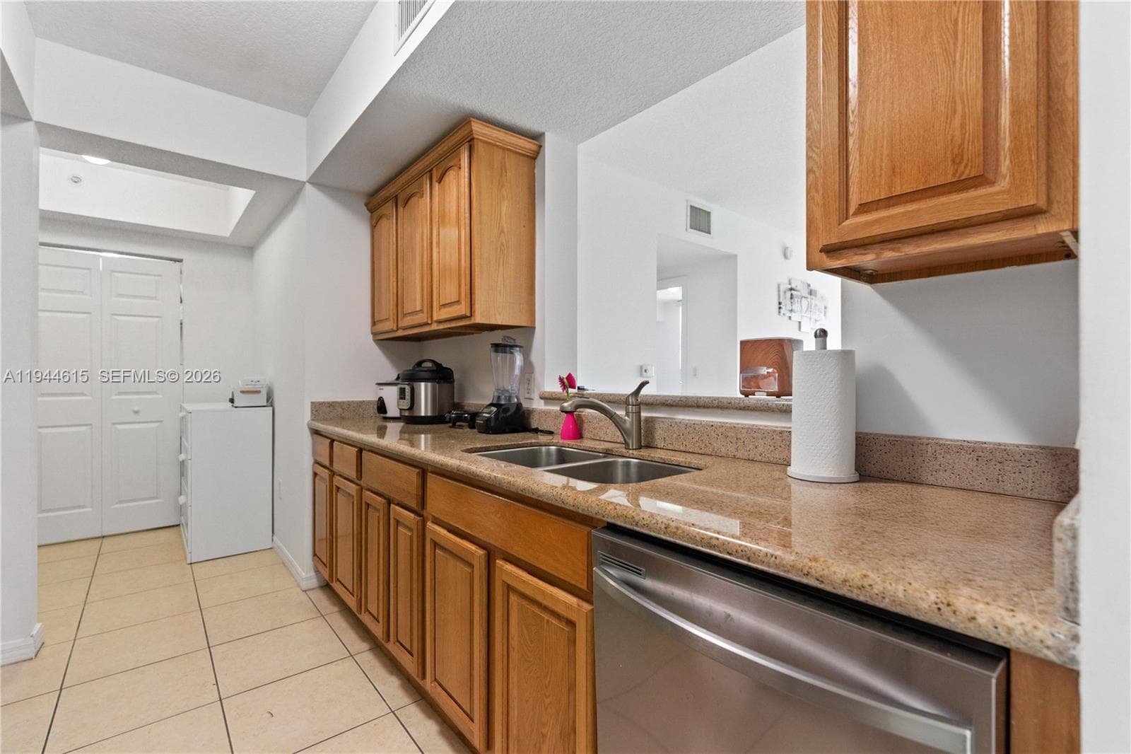 Keystone Park Condominium · #1609 in Miami - Photo 16