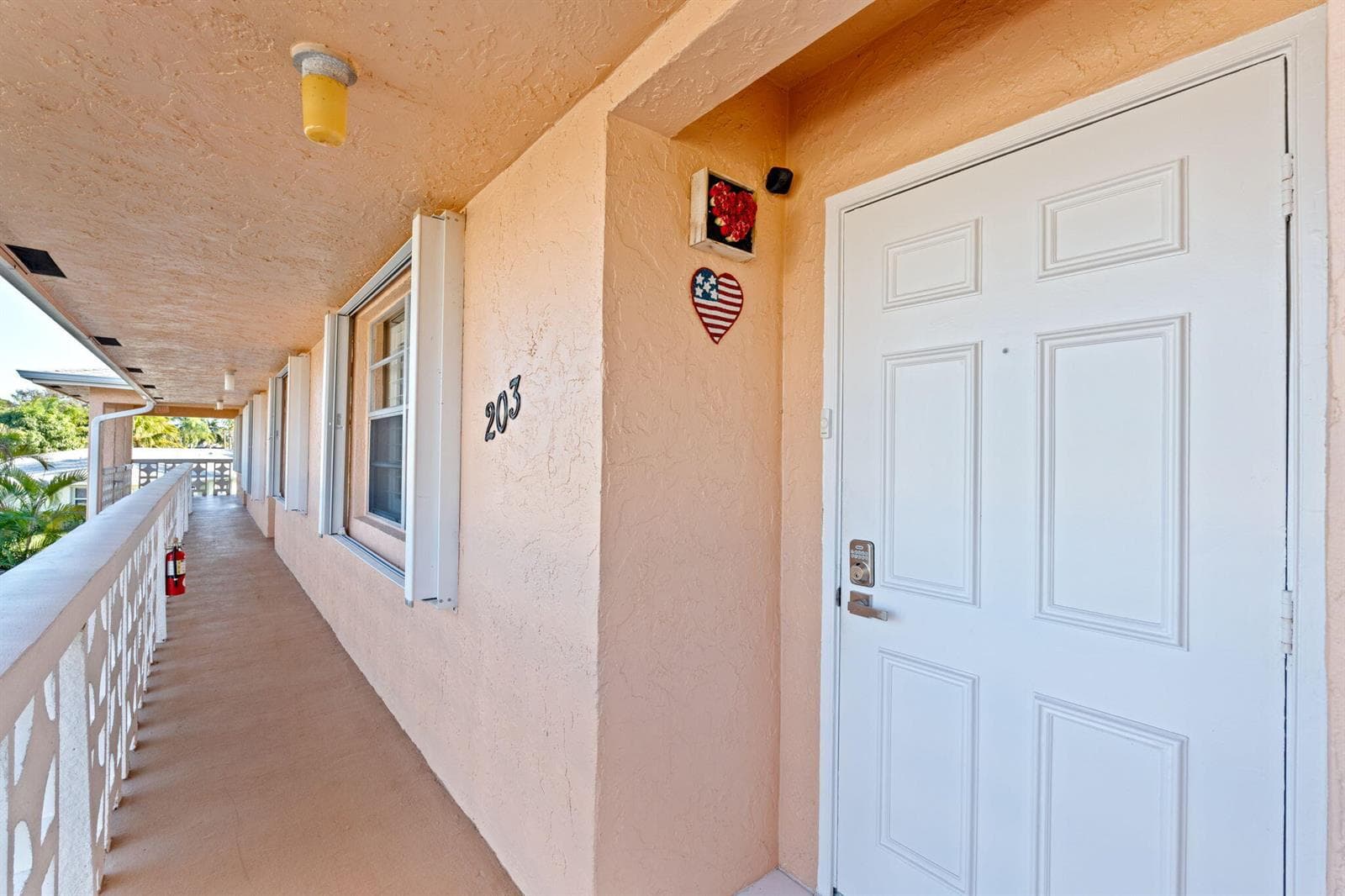 1-web-or-mls-A7403118