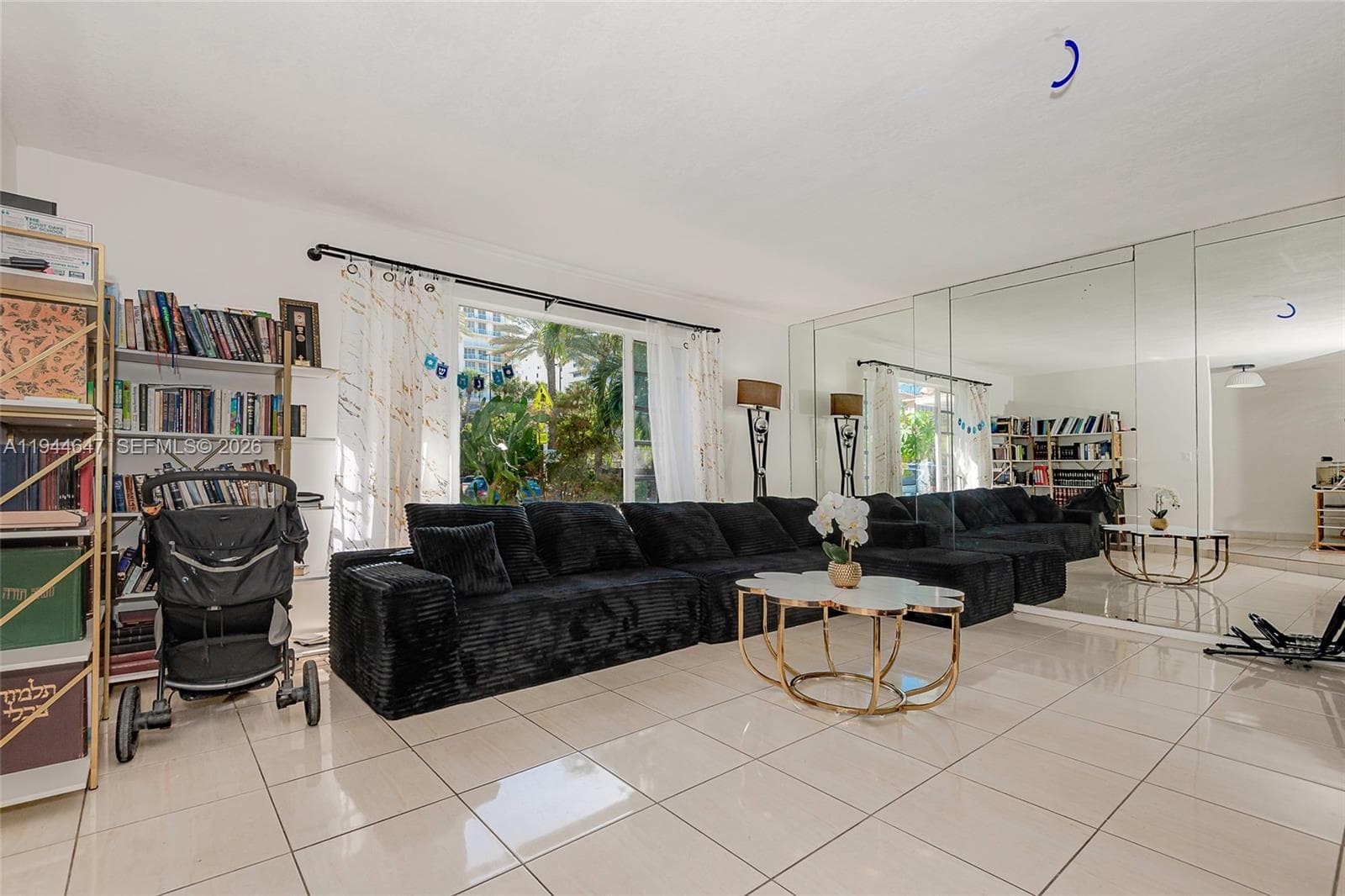 8950 Harding Ave photo 3
