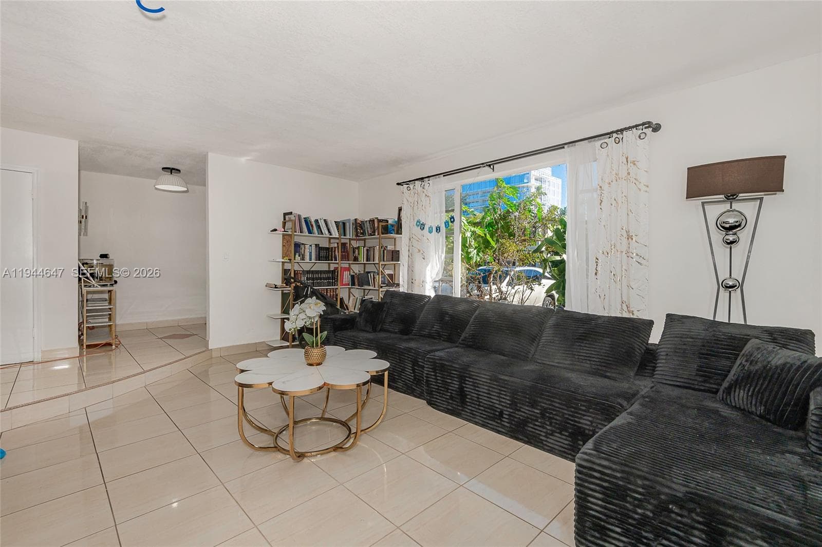 8950 Harding Ave photo 4