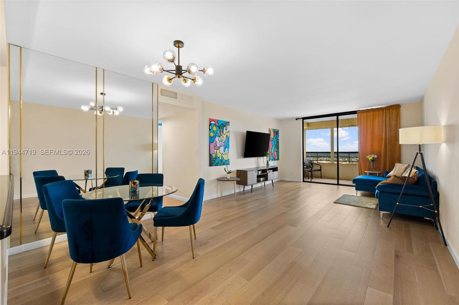 Resert-style waterfront living with marina, pool &lush grounds