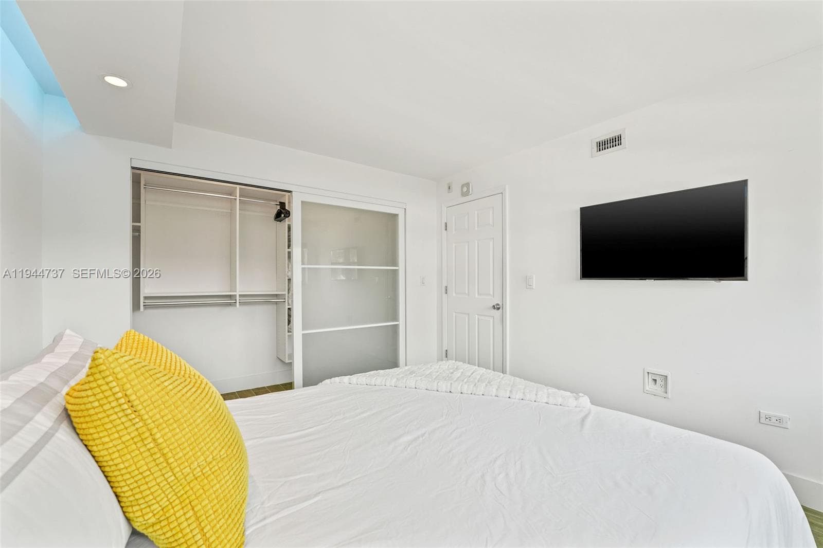 Octagon Tower I Condo · #5H in Miami Beach - Photo 23