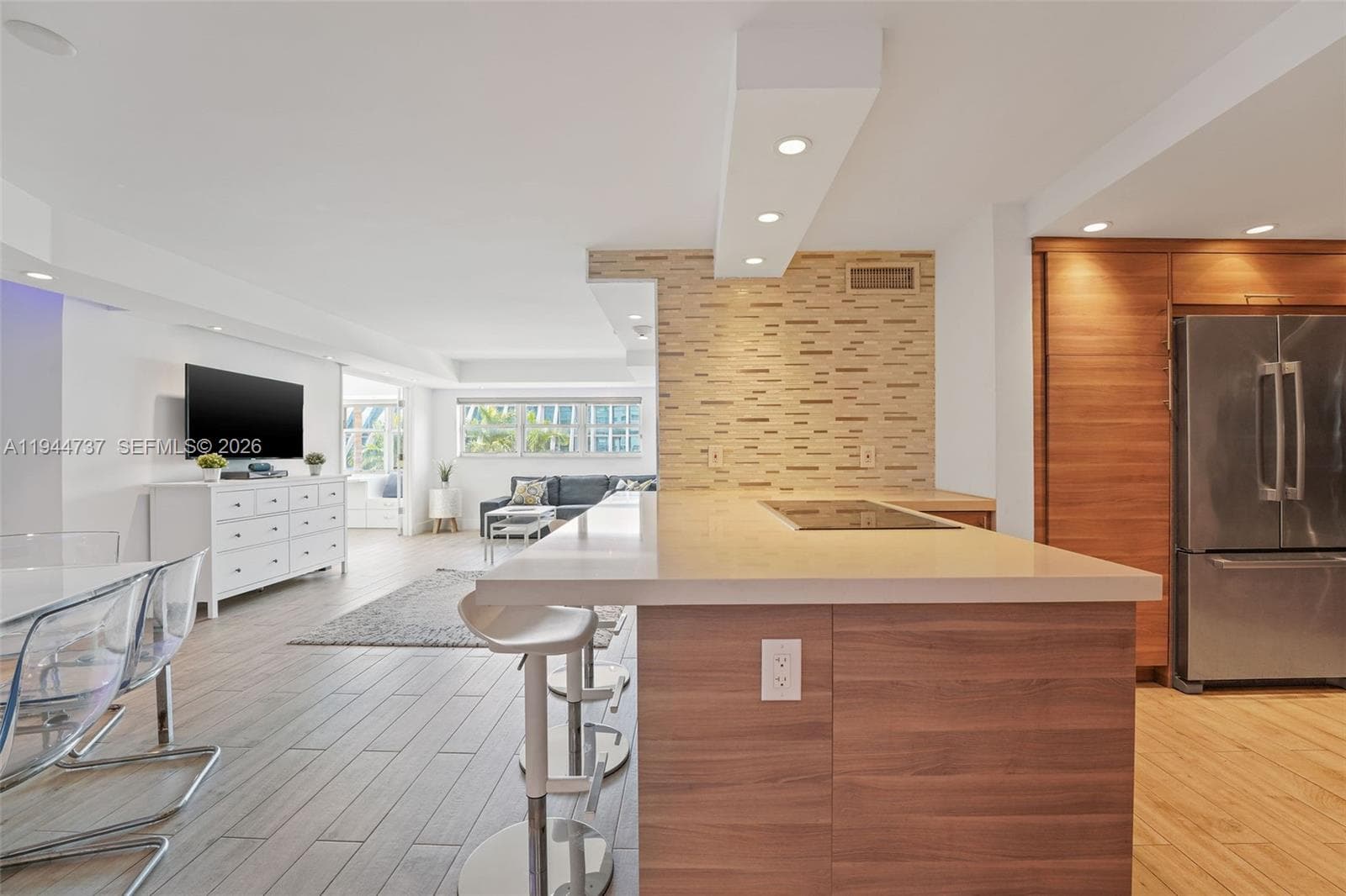 Octagon Tower I Condo · #5H in Miami Beach - Photo 2