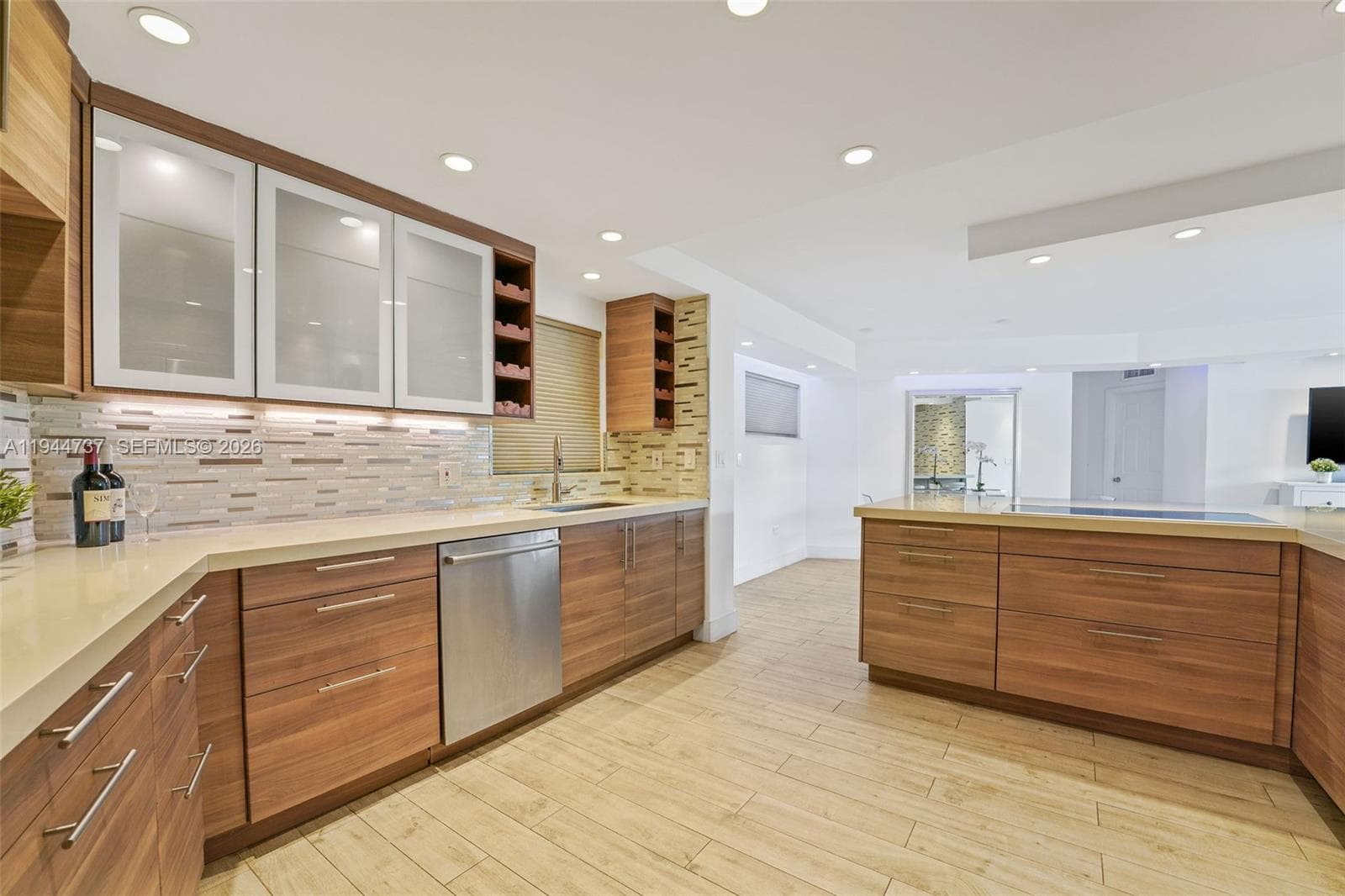 Octagon Tower I Condo · #5H in Miami Beach - Photo 12