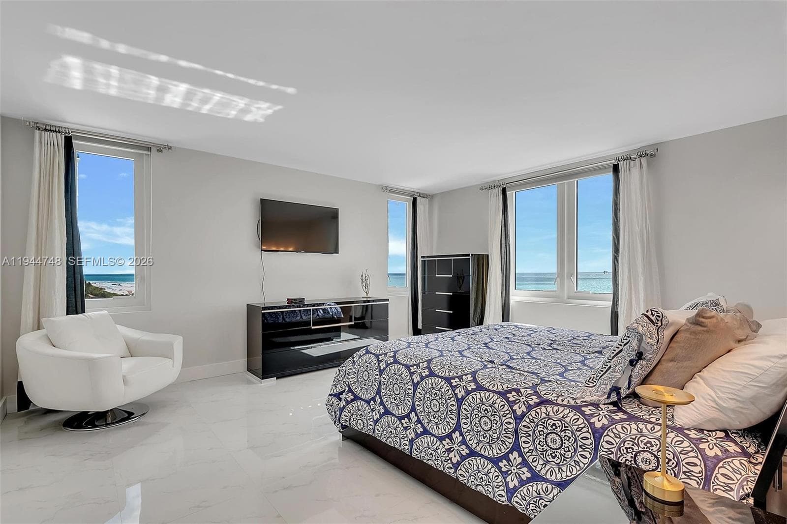 Roney Palace · #810 in Miami Beach - Photo 11