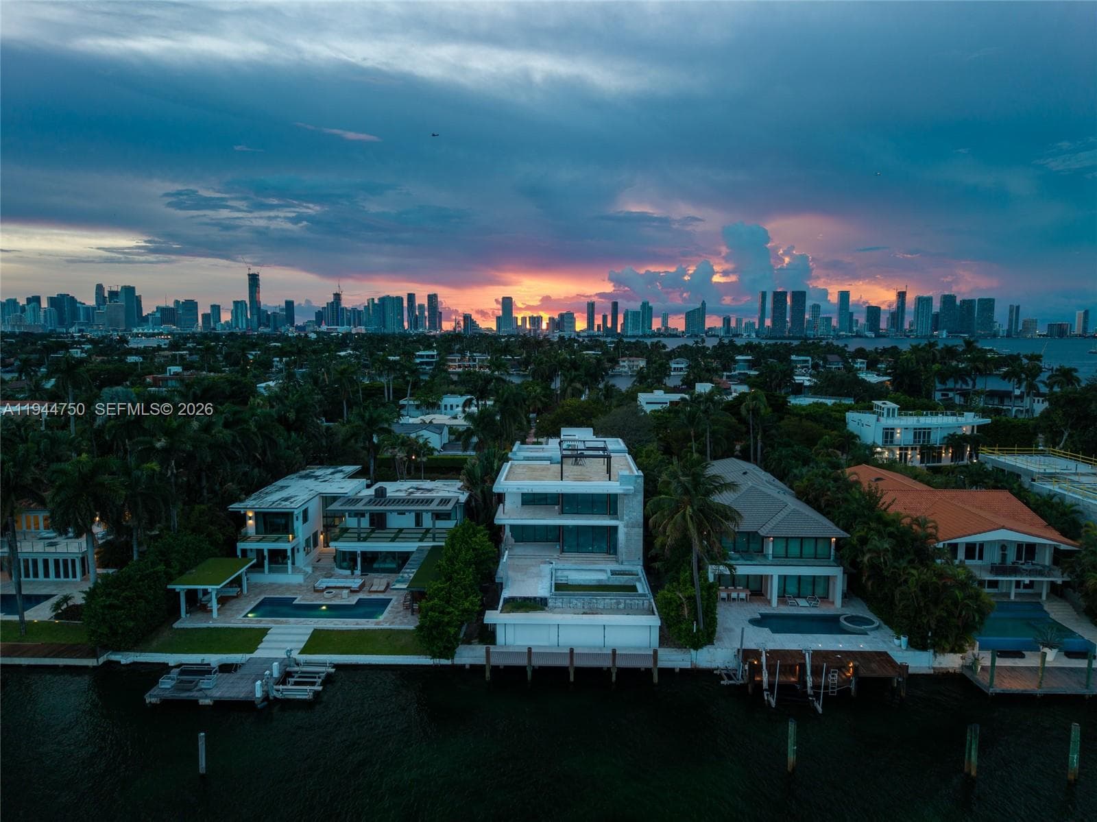 333 E Rivo Alto Dr photo 19