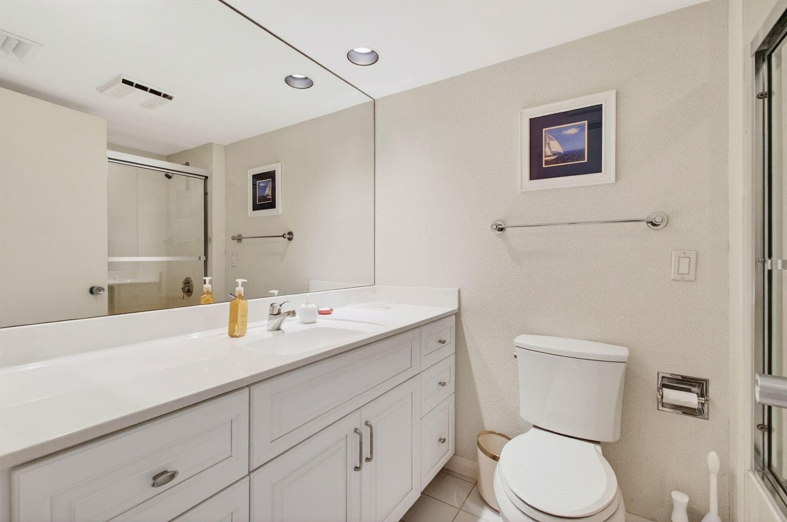 2nd Bathroom