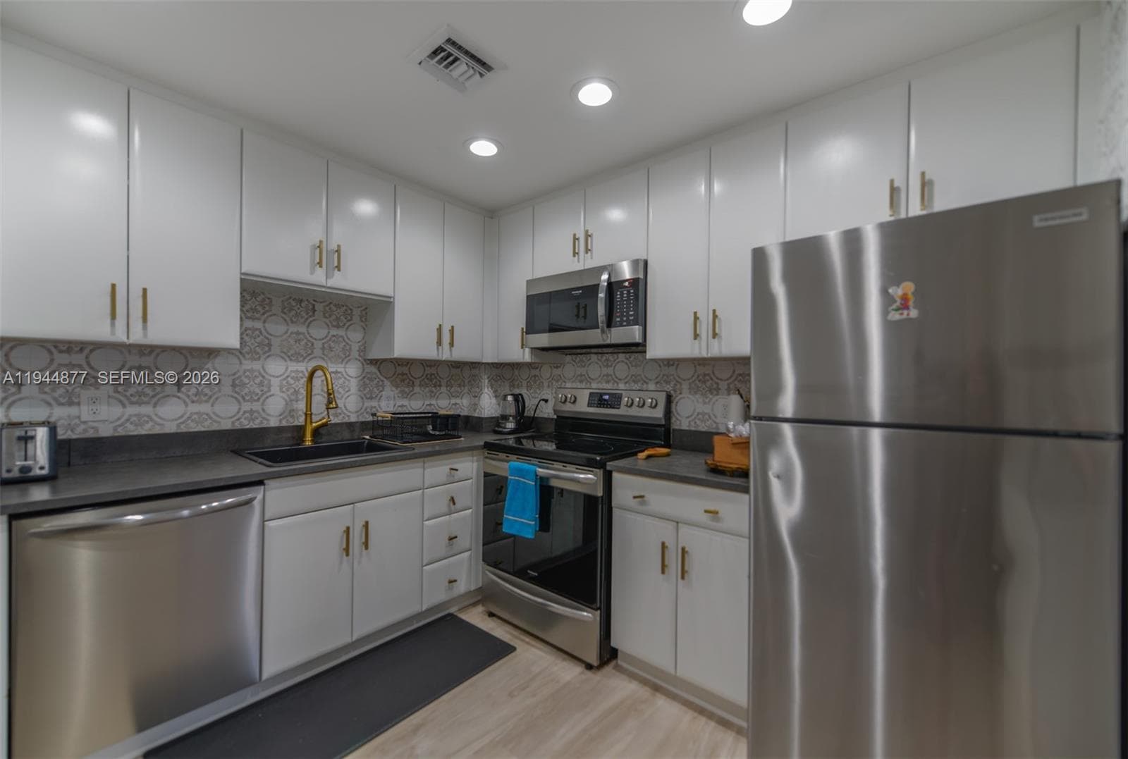 HEMISPHERES CONDO · #19E in Hallandale Beach - Photo 12
