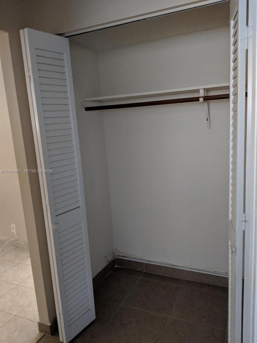 TURF CONDO · #209 in Hallandale Beach - Photo 10