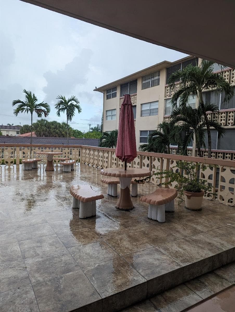 TURF CONDO · #209 in Hallandale Beach - Photo 4