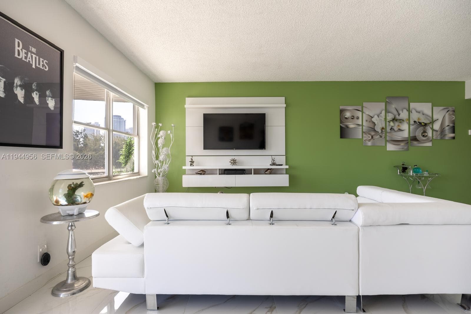 FAIRWAYS RIVIERA · #302 in Hallandale Beach - Photo 7
