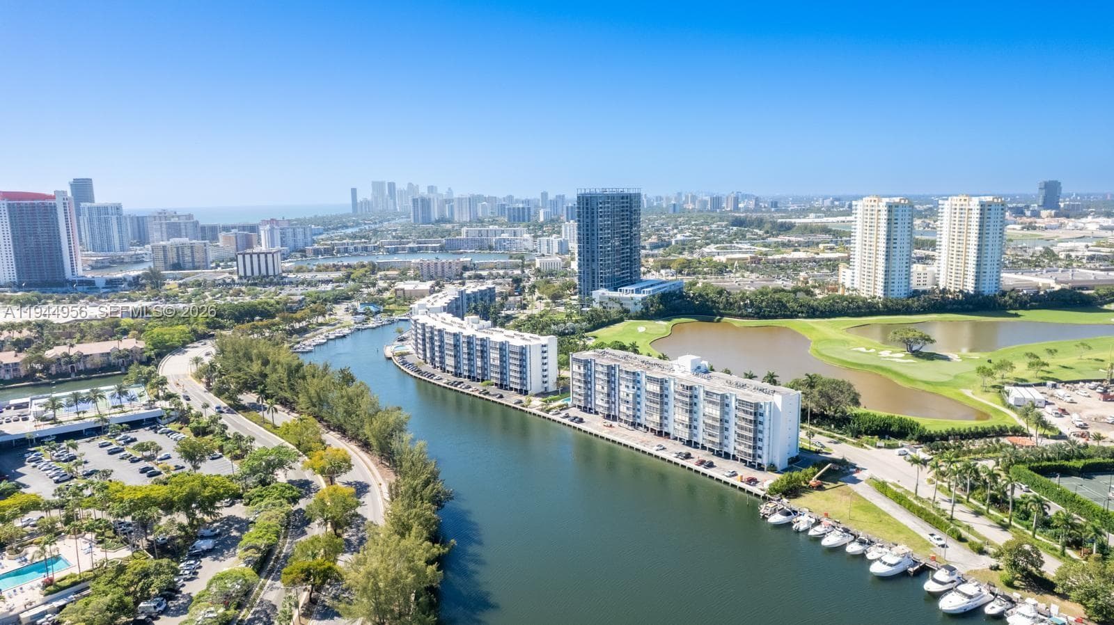 FAIRWAYS RIVIERA · #302 in Hallandale Beach - Photo 32