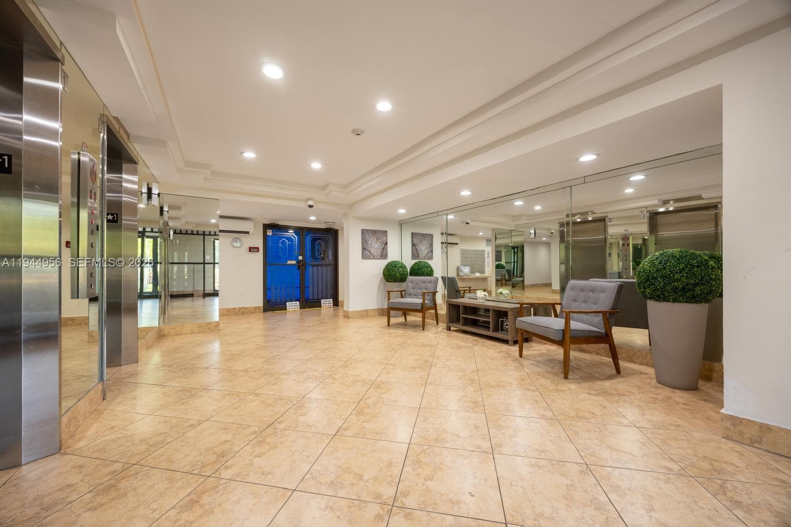 FAIRWAYS RIVIERA · #302 in Hallandale Beach - Photo 20