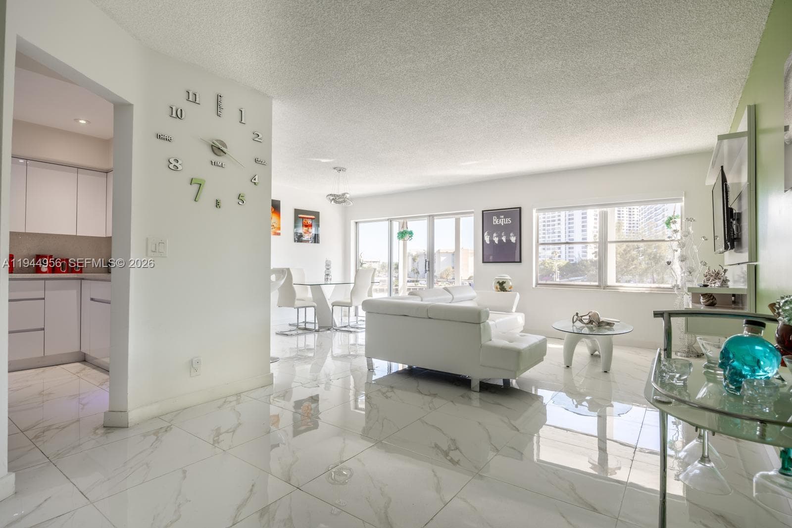 FAIRWAYS RIVIERA · #302 in Hallandale Beach - Photo 9
