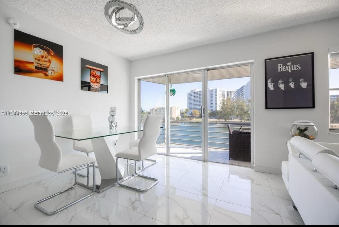 FAIRWAYS RIVIERA · #302 in Hallandale Beach - Photo 4