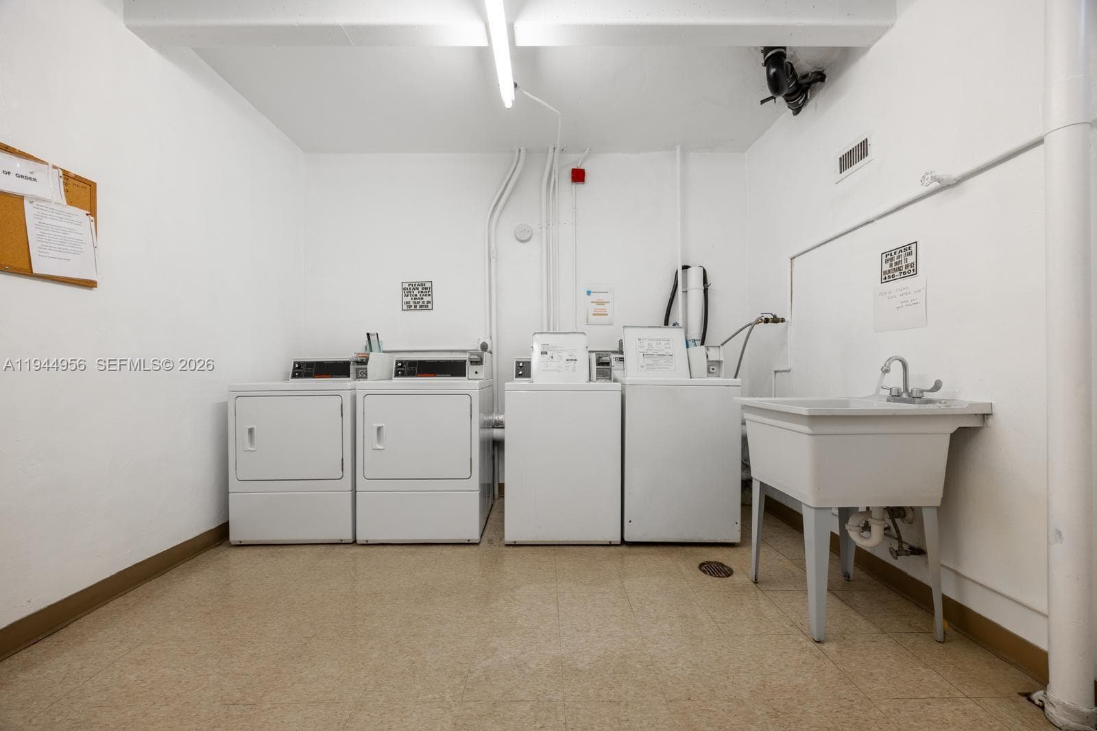 FAIRWAYS RIVIERA · #302 in Hallandale Beach - Photo 25