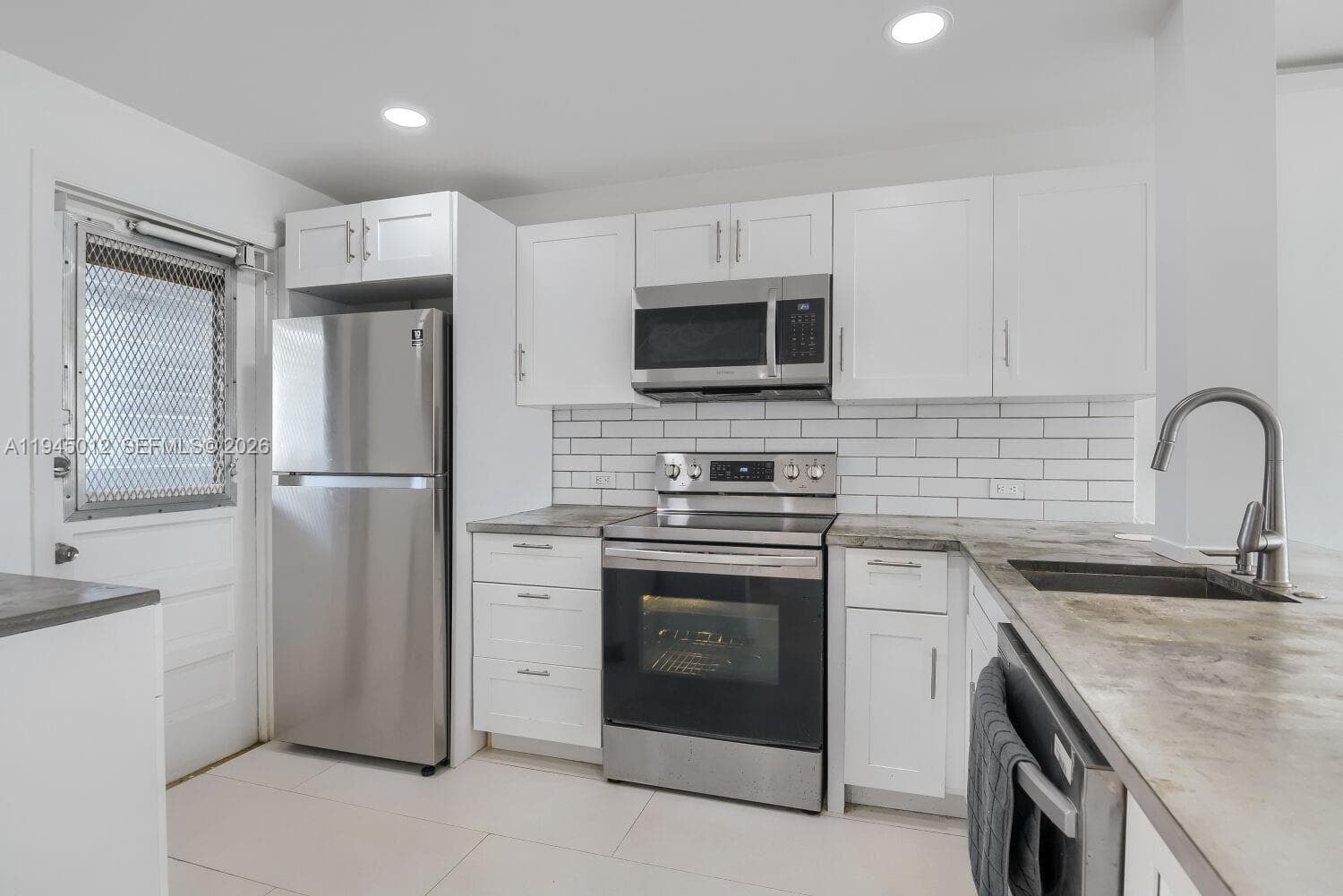 ROYAL OAKS CONDO · #205 in Miami - Photo 2