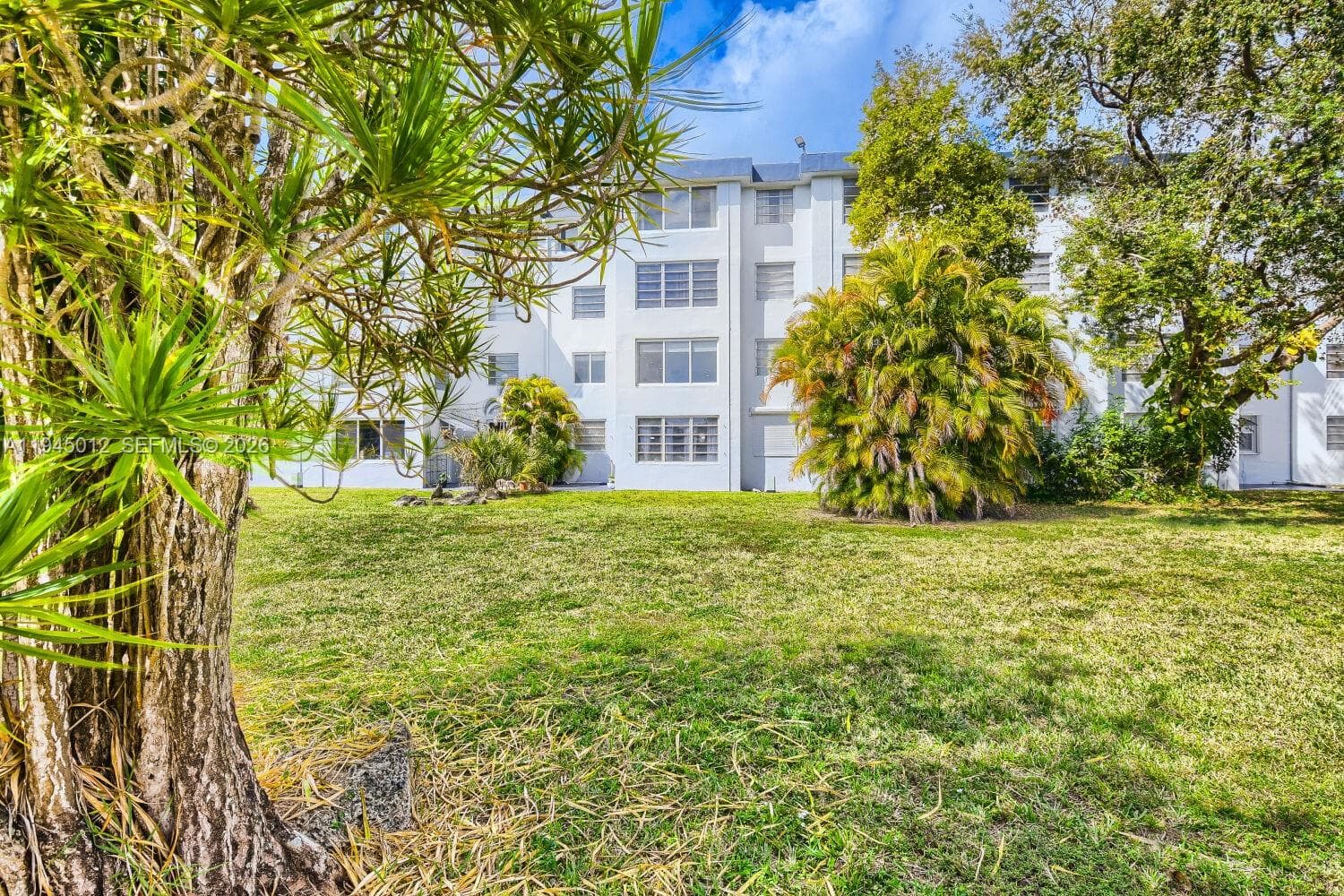 ROYAL OAKS CONDO · #205 in Miami - Photo 14