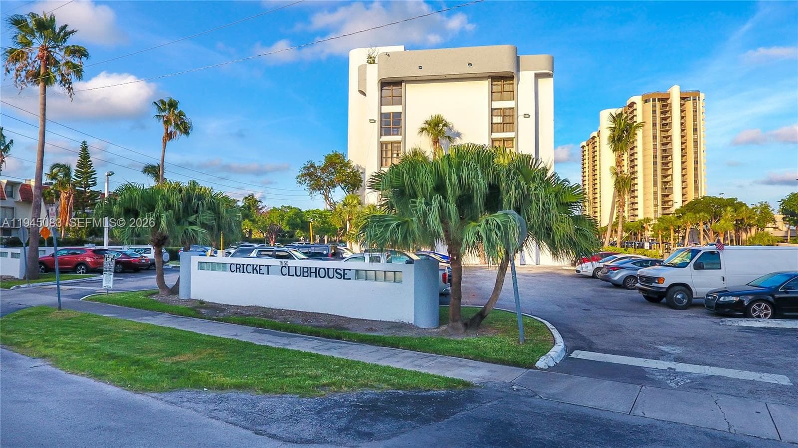 CRICKET CLUBHOUSE CONDO · #505 in Miami - Photo 2