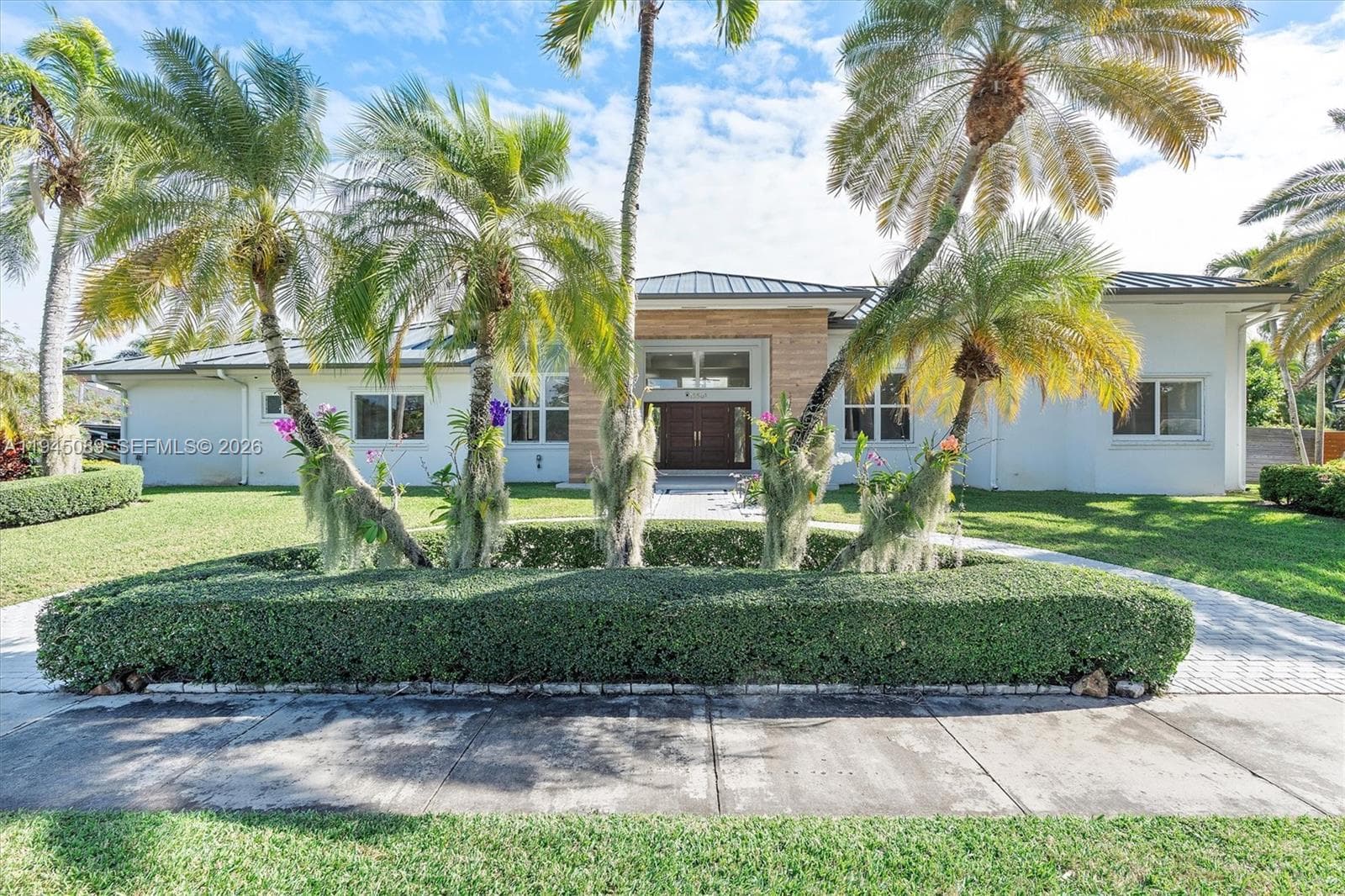 15501 SW 77th Ave photo 2