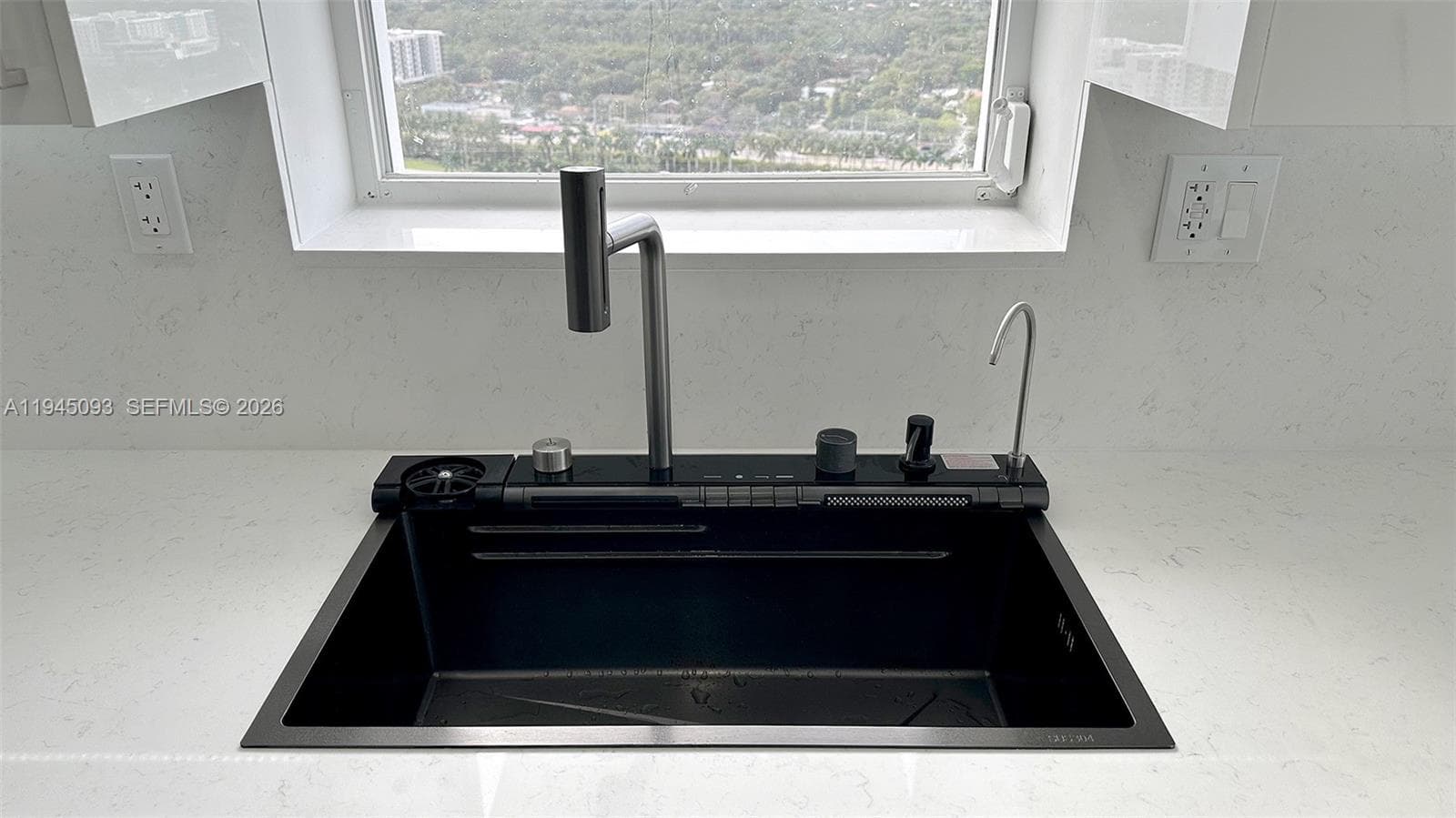 COMMODORE PLAZA CONDO · #2608 in Aventura - Photo 2