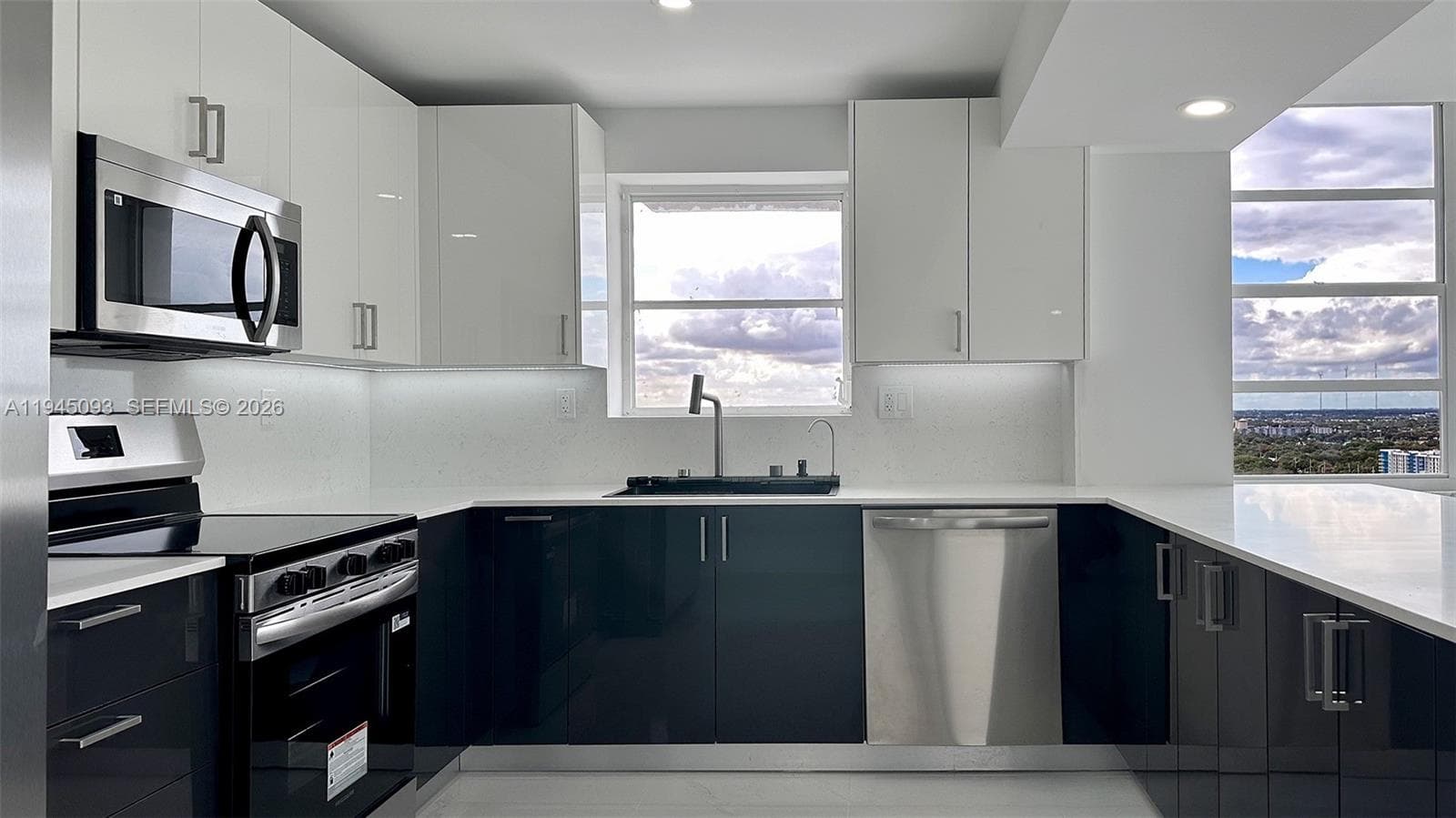 COMMODORE PLAZA CONDO · #2608 in Aventura - Photo 1