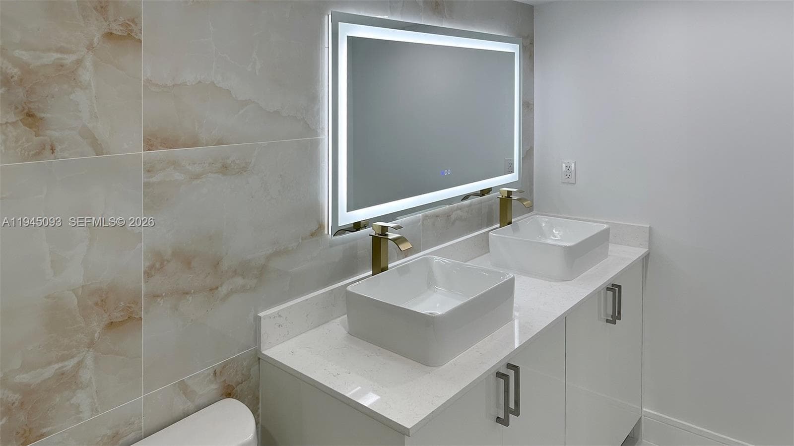 COMMODORE PLAZA CONDO · #2608 in Aventura - Photo 10