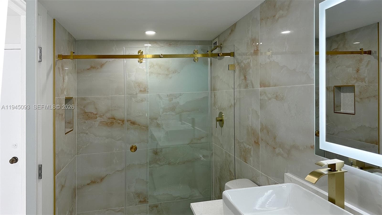 COMMODORE PLAZA CONDO · #2608 in Aventura - Photo 8