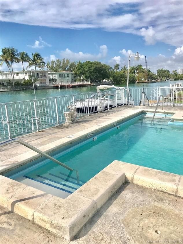SOUTH SHORE YACHT AND GOL · #1 in Miami Beach - Photo 2