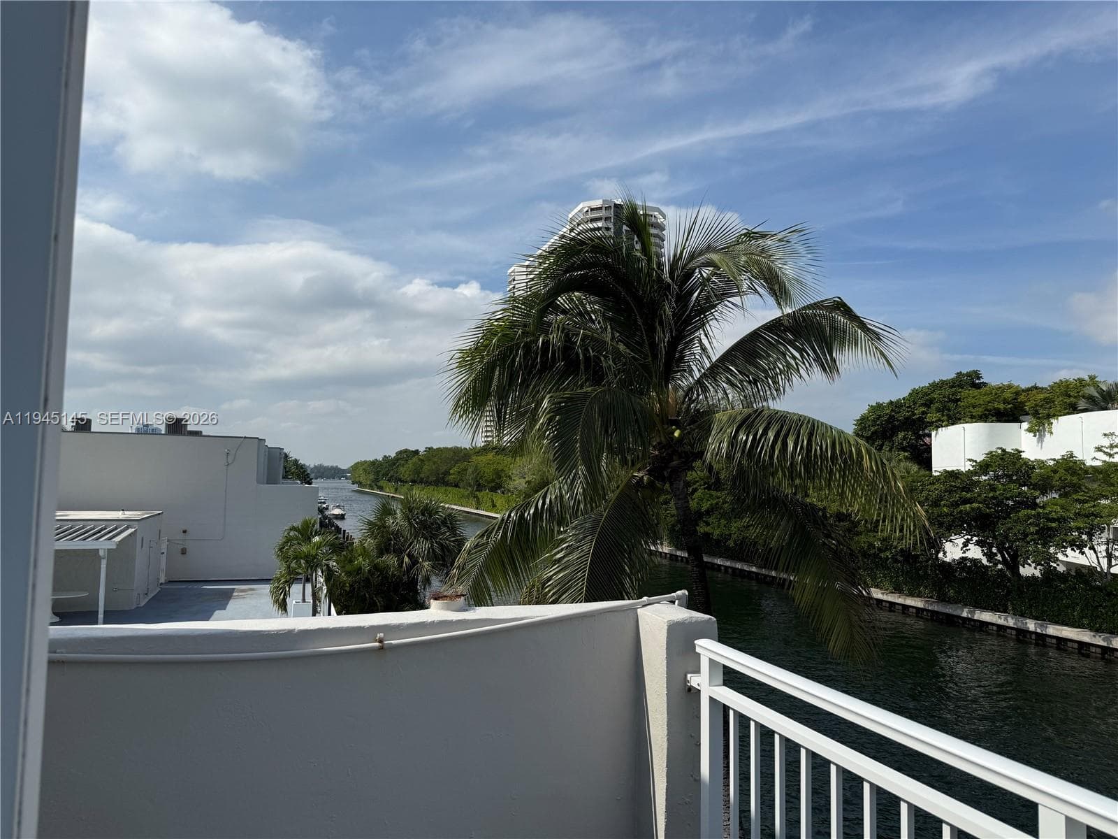 SANDPIPER CONDO · #40 in North Miami Beach - Photo 2
