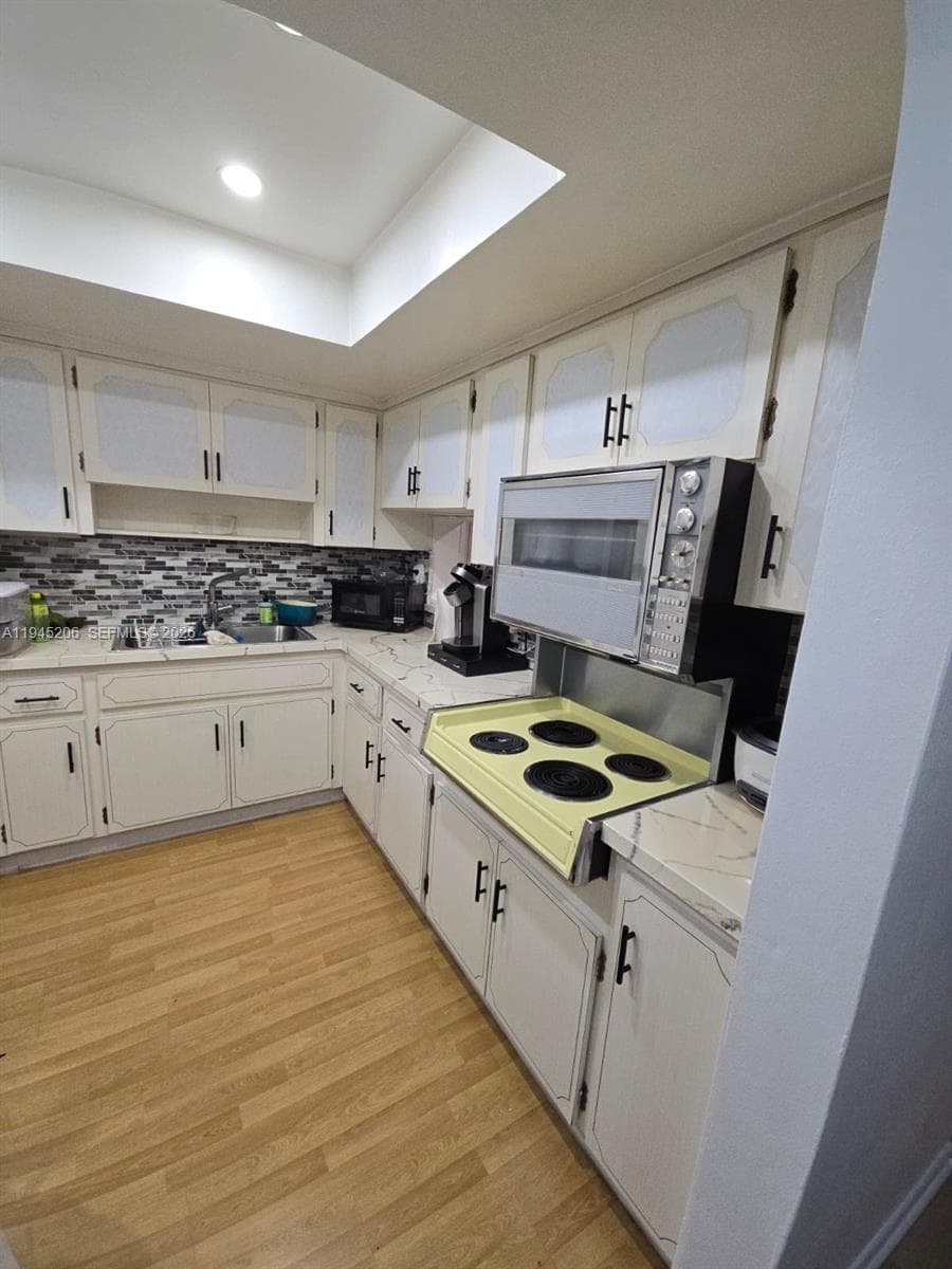 FOURTH MOORINGS CONDO · #361 in Miami - Photo 8