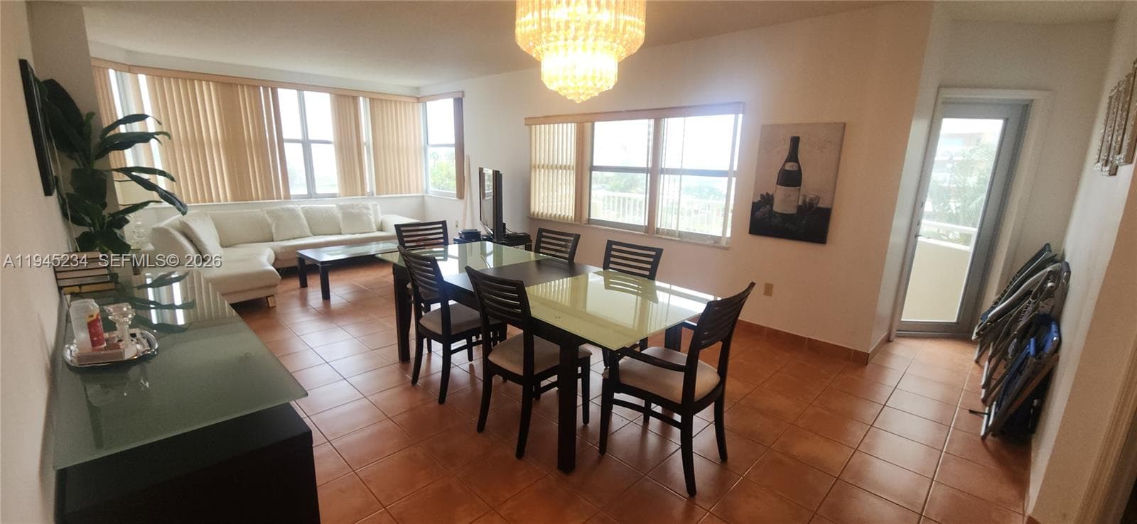 corner unit see ocean