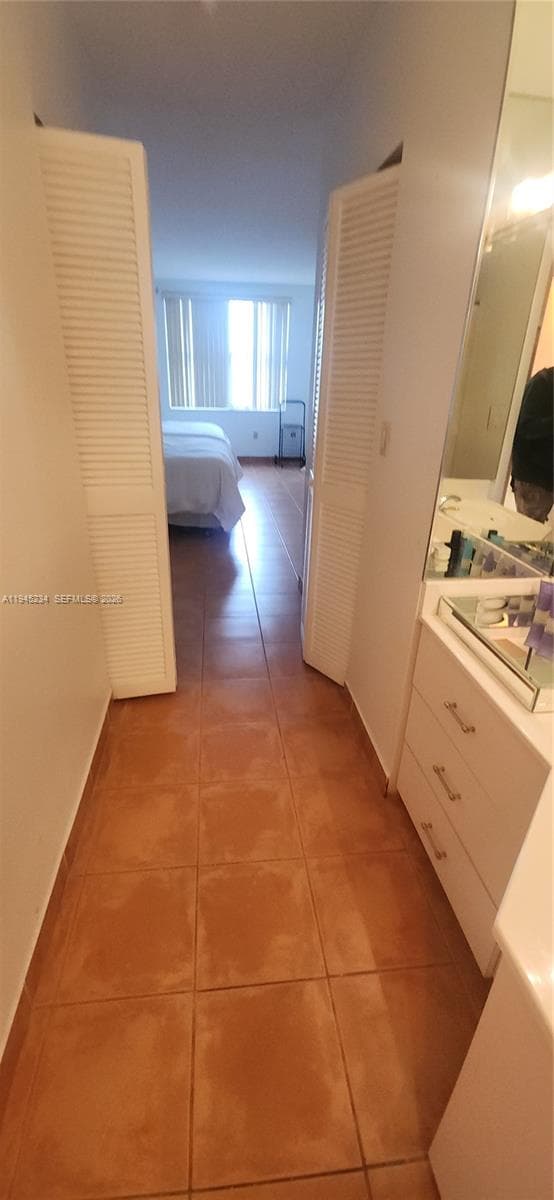 2 walkin closets in master bedroom