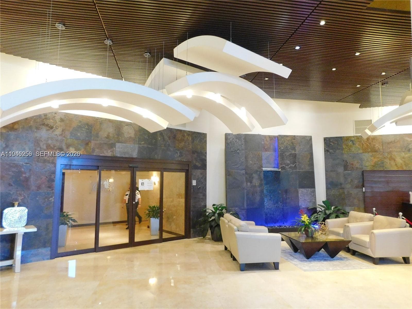 PARC CENTRAL AVENTURA SOU · #1002 in Aventura - Photo 20