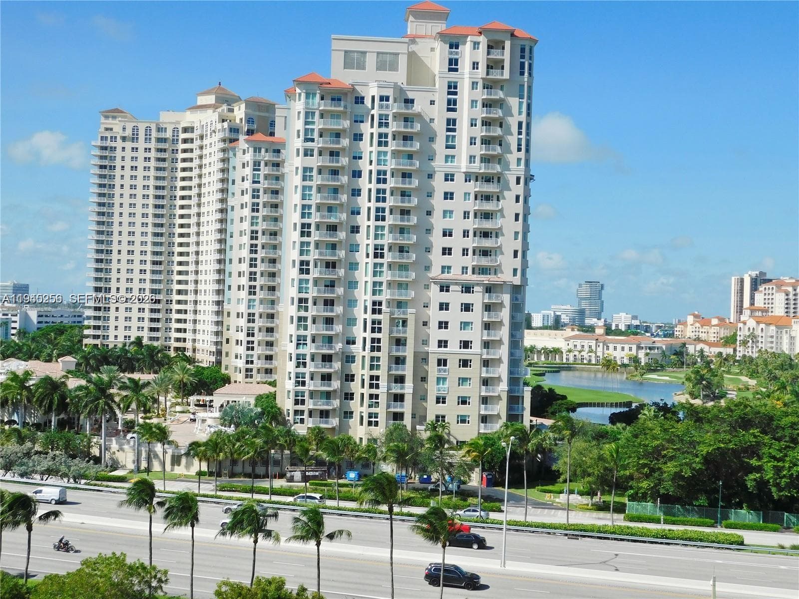 PARC CENTRAL AVENTURA SOU · #1002 in Aventura - Photo 24