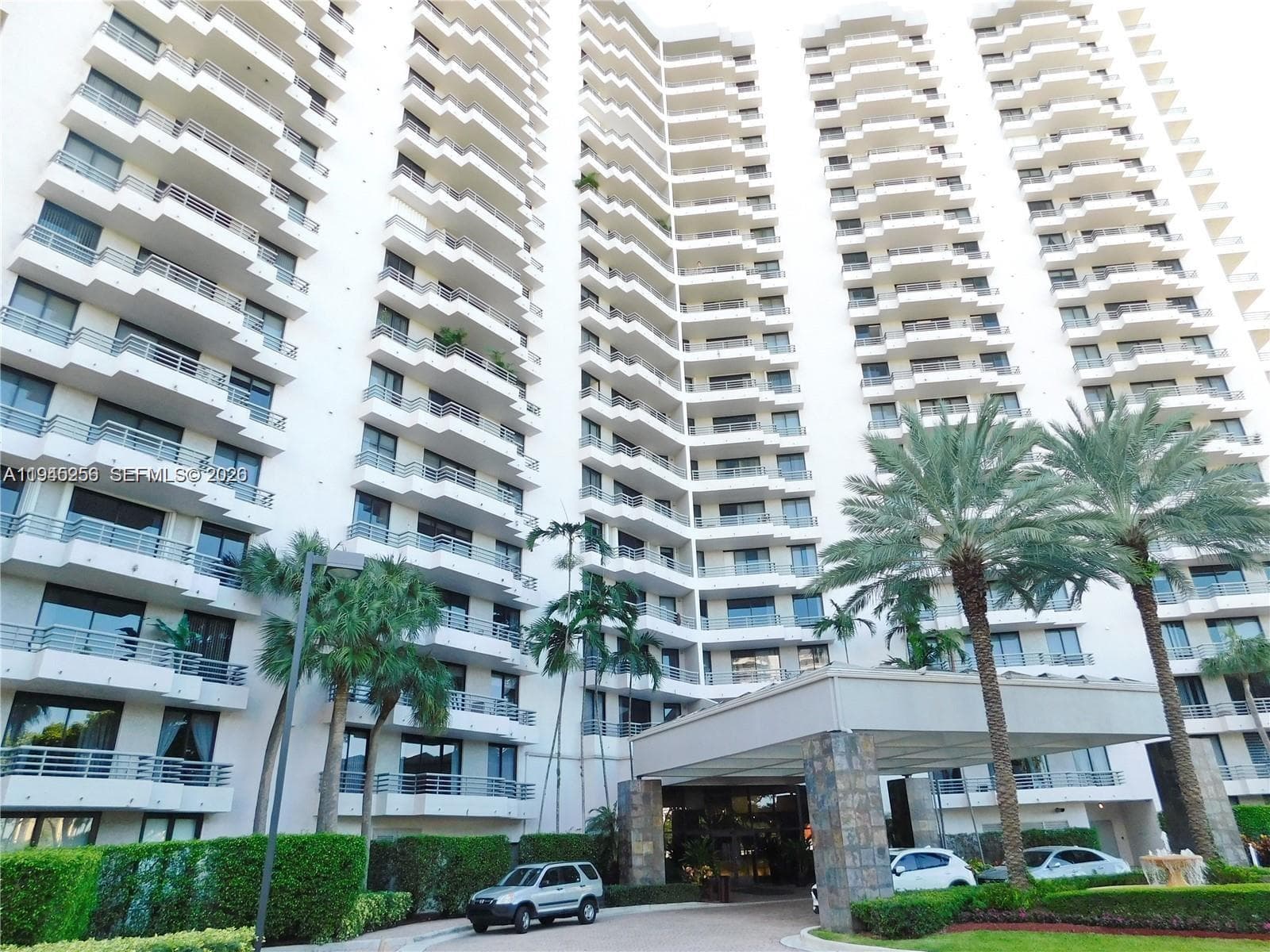PARC CENTRAL AVENTURA SOU · #1002 in Aventura - Photo 21