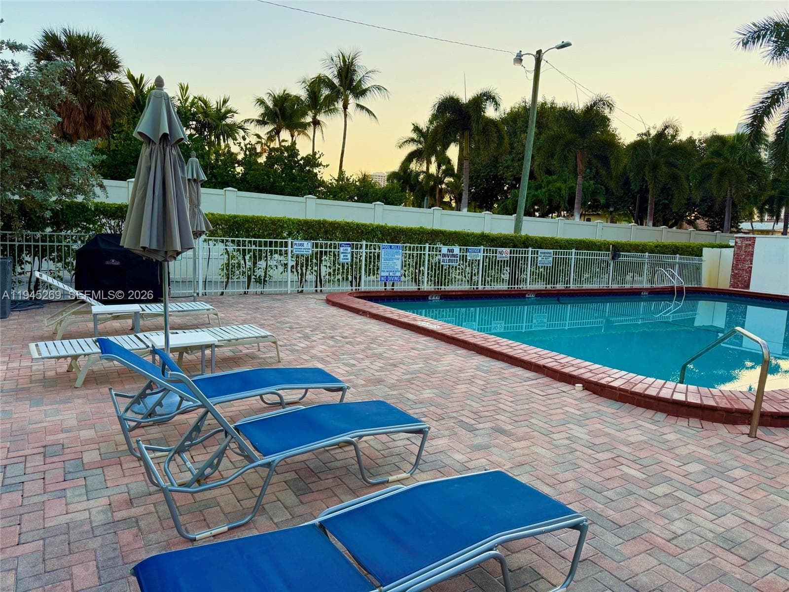 GOLDEN VIEW · #301 in Hallandale Beach - Photo 2