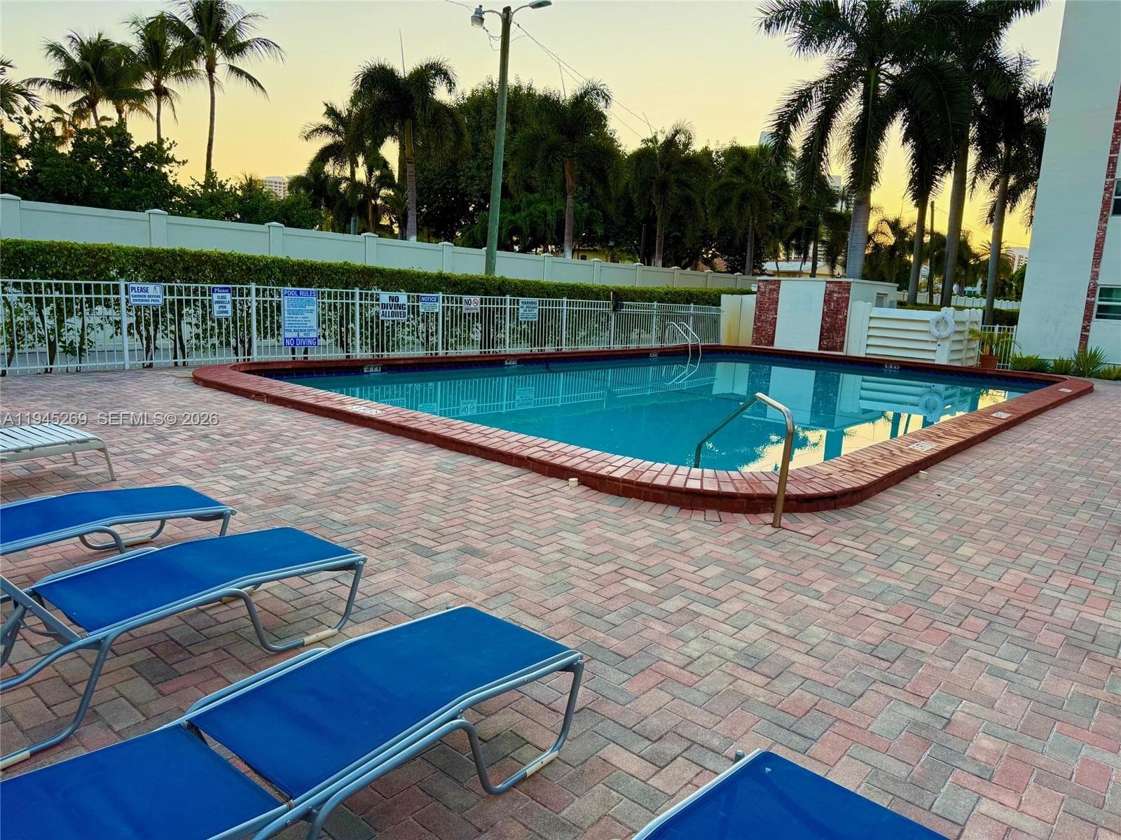 GOLDEN VIEW · #301 in Hallandale Beach - Photo 3