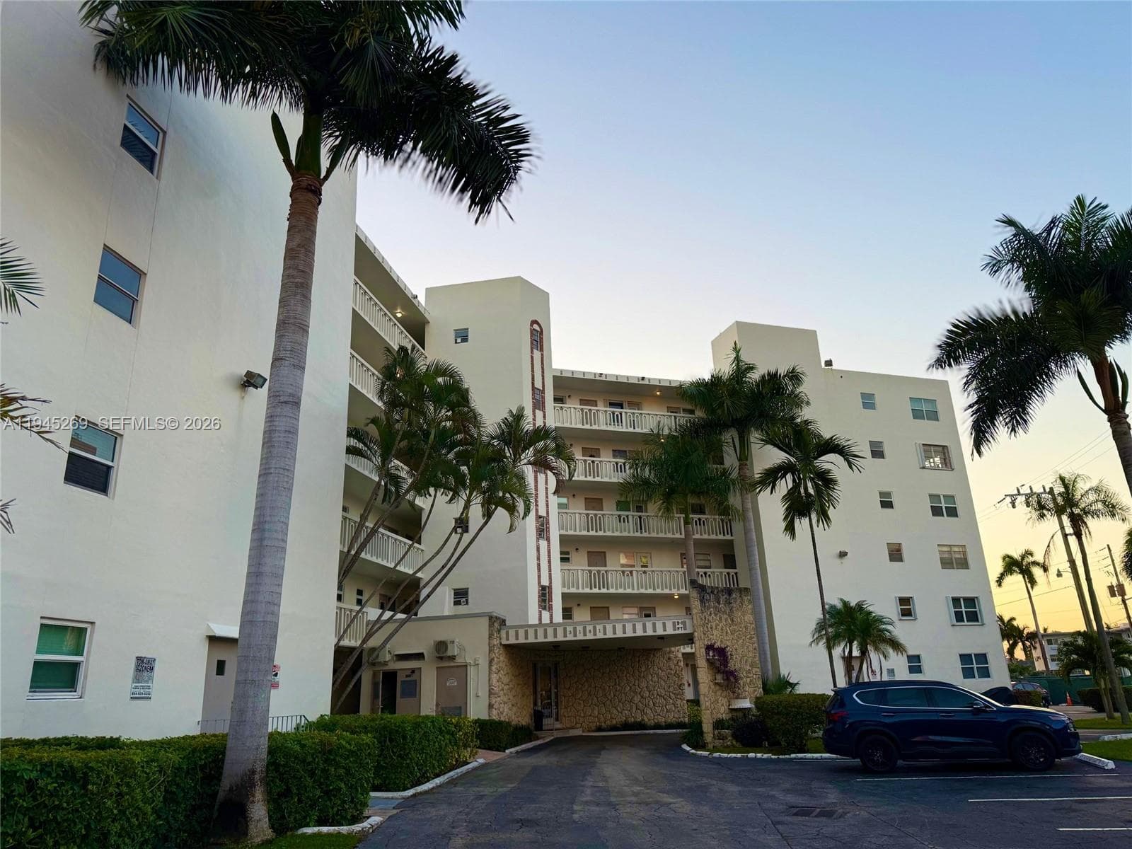 GOLDEN VIEW · #301 in Hallandale Beach - Photo 9