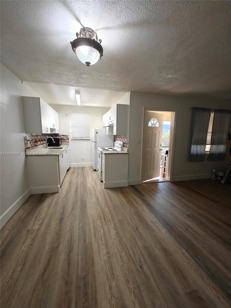 STRAND PLAZA CONDO · #114 in Hallandale Beach - Photo 2
