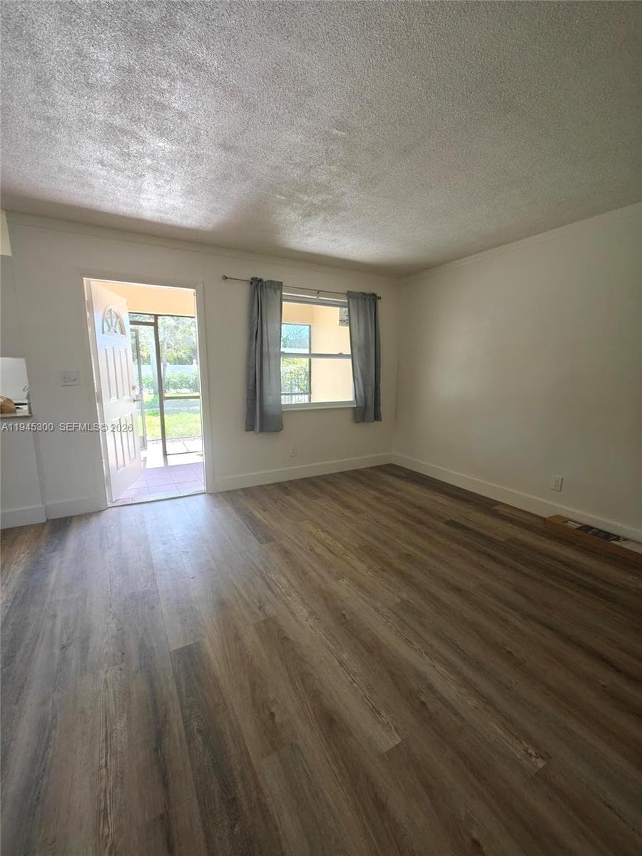 STRAND PLAZA CONDO · #114 in Hallandale Beach - Photo 4